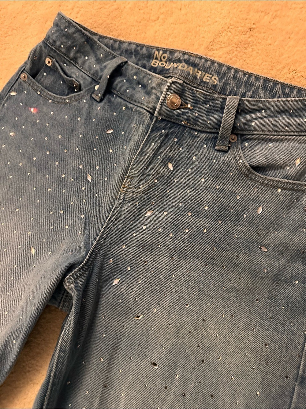 No Boundaries Women’s Rhinestone Jeans - Picture 4 of 7